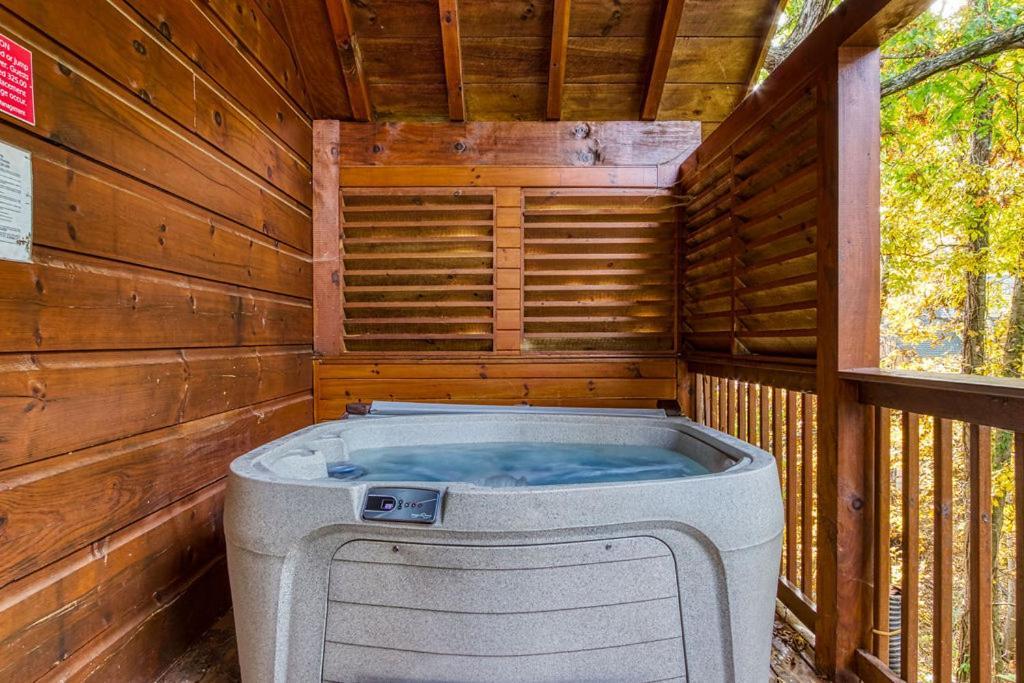 The Nut House, Hot Tub, Game Room, Wifi, 1089 Free Tickets Each Paid Day, Dollywood And More! Pigeon Forge Exterior foto